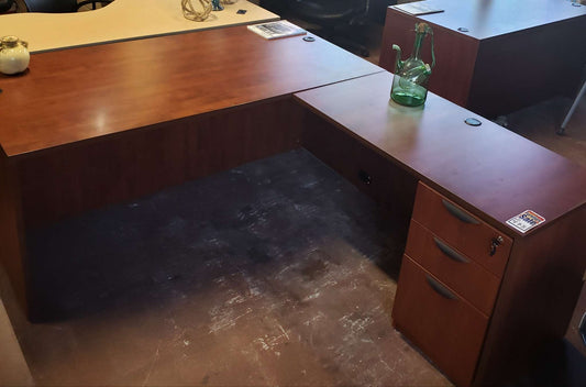 Cherry L Shape Desk - Pre Owned. Office Furniture located in Mission Viejo, Orange County, CA 33.619850, -177.680500