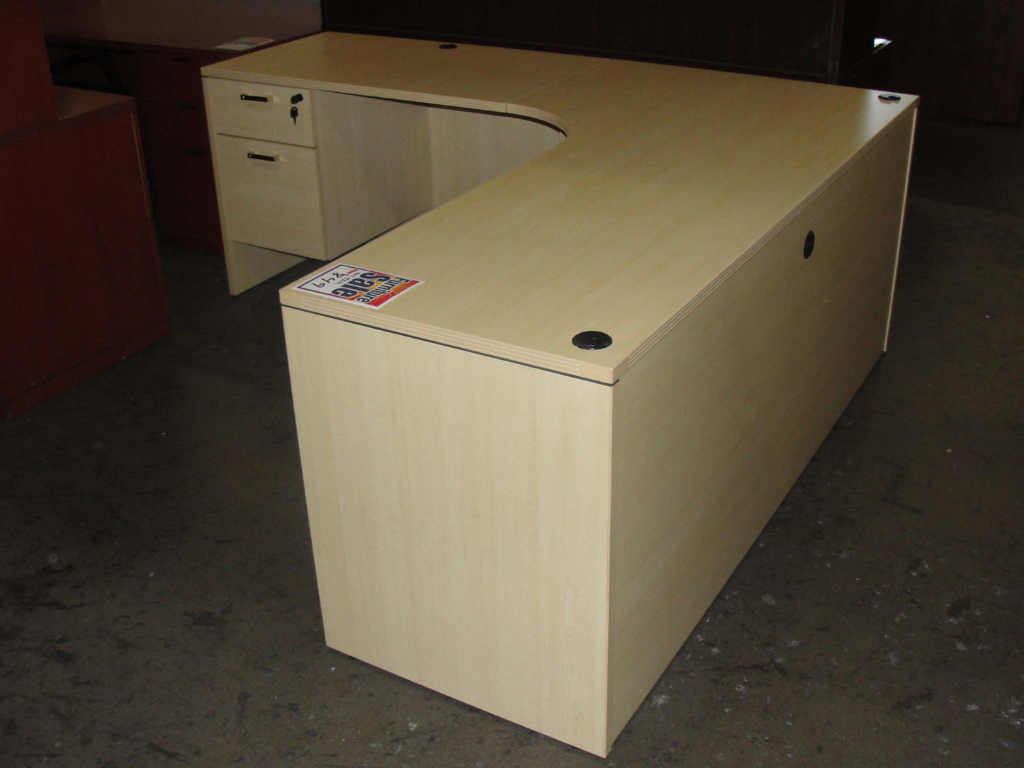 Maple L-Shape Corner Desk. Office Furniture located in Mission Viejo, Orange County, CA 33.619850, -177.680500