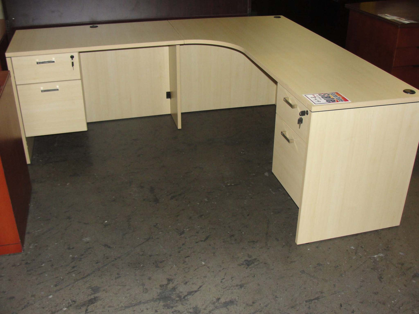 Maple L-Shape Corner Desk. Office Furniture located in Mission Viejo, Orange County, CA 33.619850, -177.680500