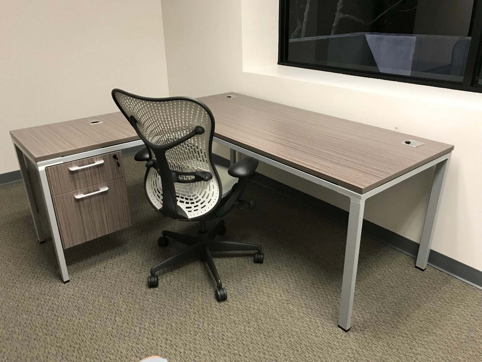Driftwood Simple System L-Shape Desk. Office Furniture located in Mission Viejo, Orange County, CA 33.619850, -177.680500