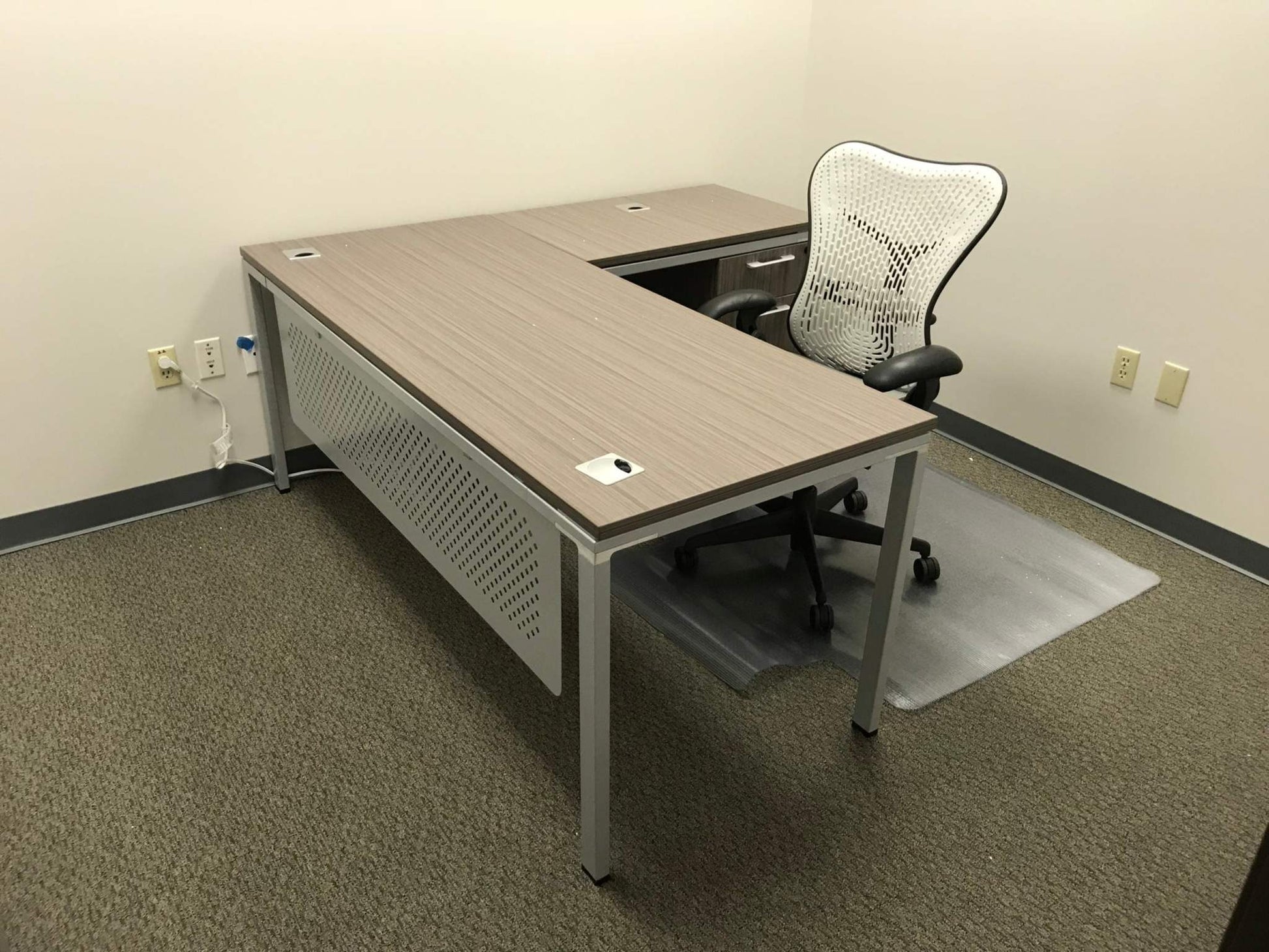 Driftwood Simple System L-Shape Desk. Office Furniture located in Mission Viejo, Orange County, CA 33.619850, -177.680500
