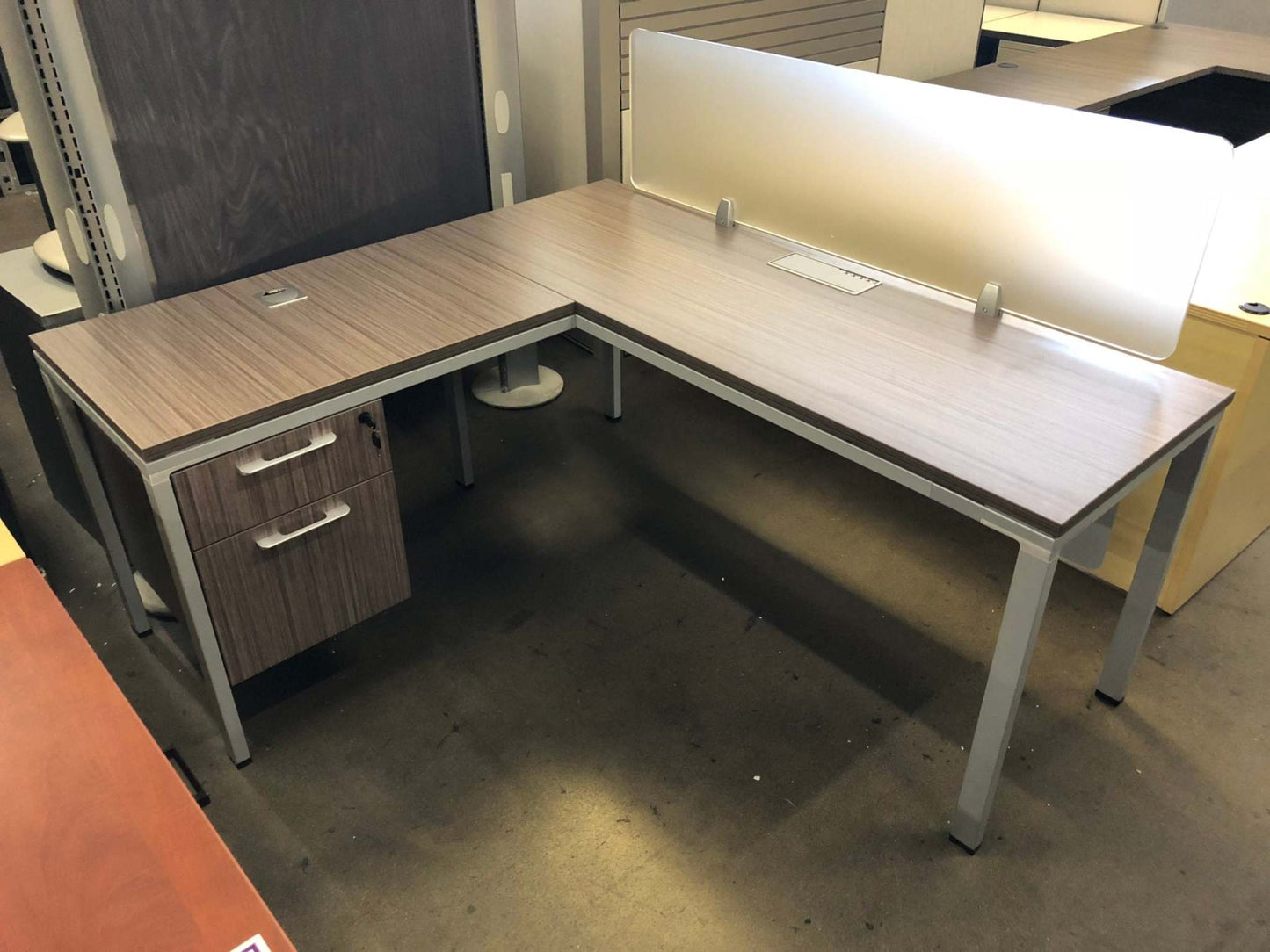 Simple System L Shaped Workstation. Office Furniture located in Mission Viejo, Orange County, CA 33.619850, -177.680500