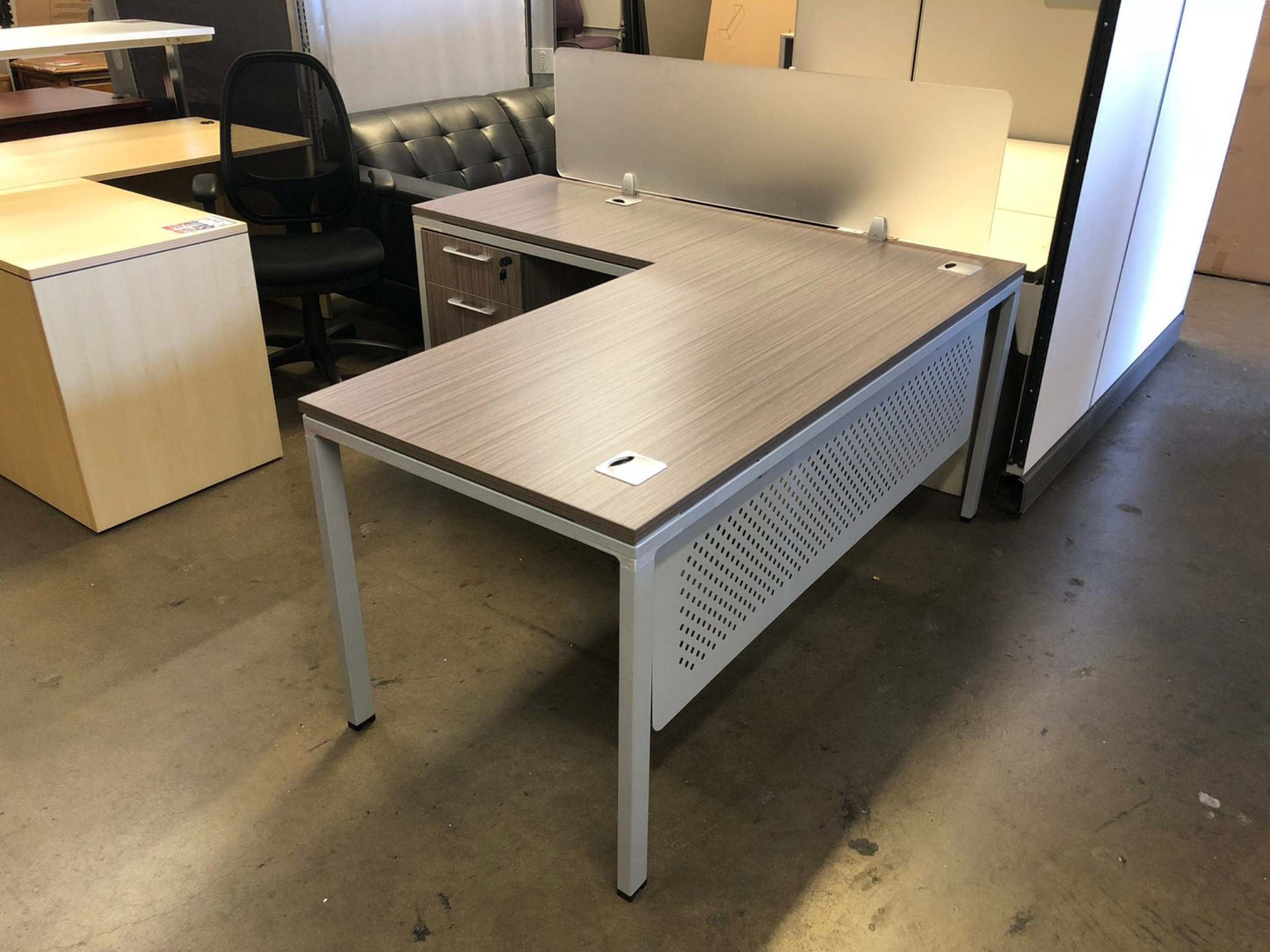 Simple System L Shaped Workstation. Office Furniture located in Mission Viejo, Orange County, CA 33.619850, -177.680500