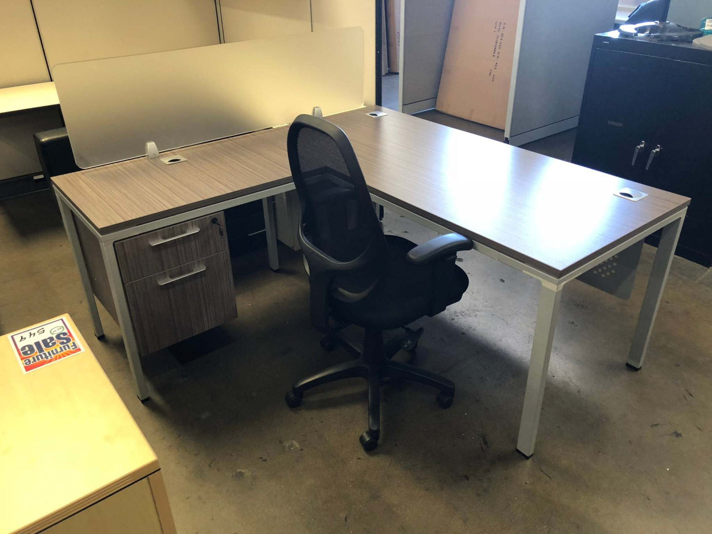 Simple System L Shaped Workstation. Office Furniture located in Mission Viejo, Orange County, CA 33.619850, -177.680500