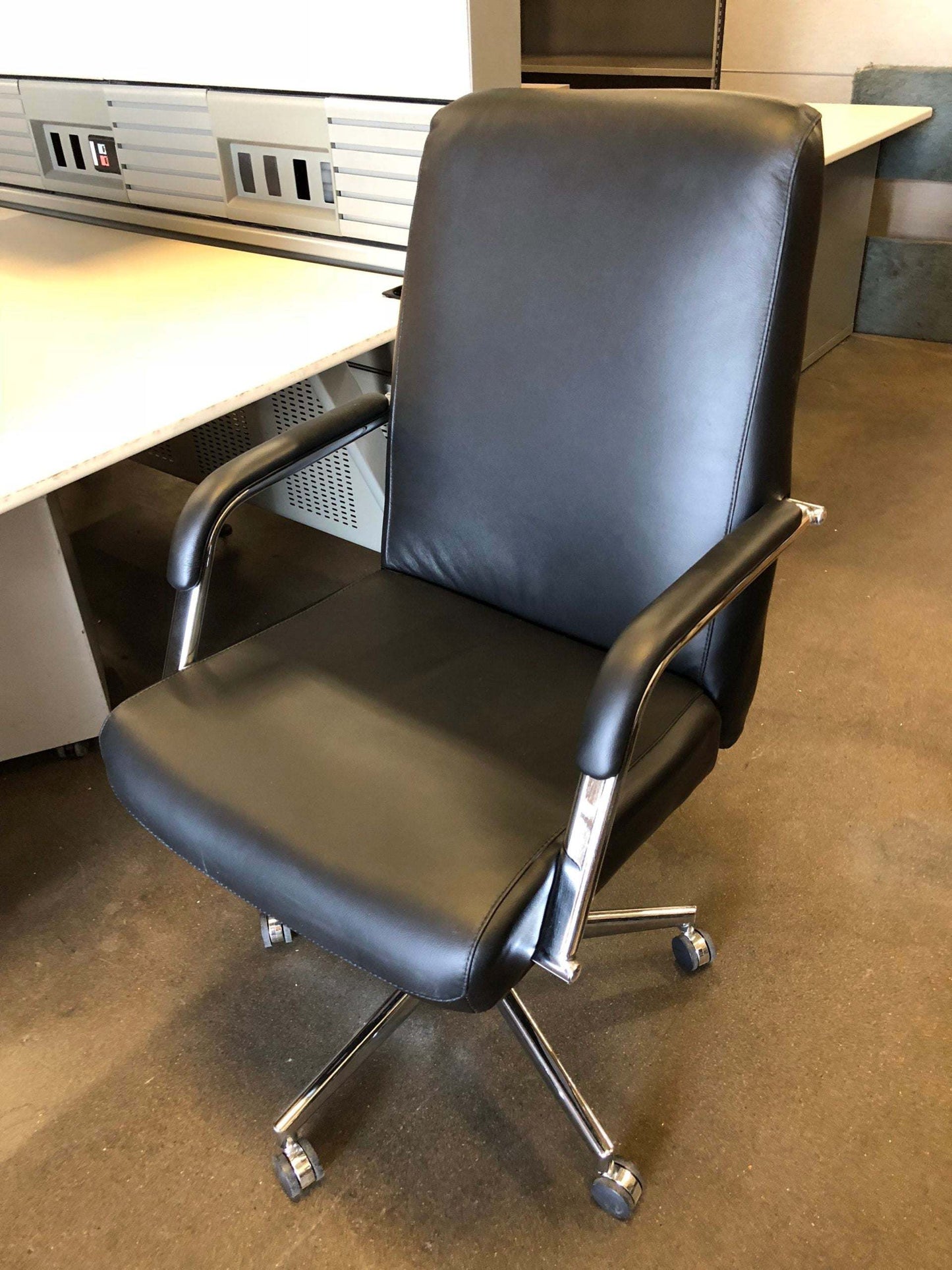 Black Leather Mars XL3 Executive Chair. Office Furniture located in Mission Viejo, Orange County, CA 33.619850, -177.680500