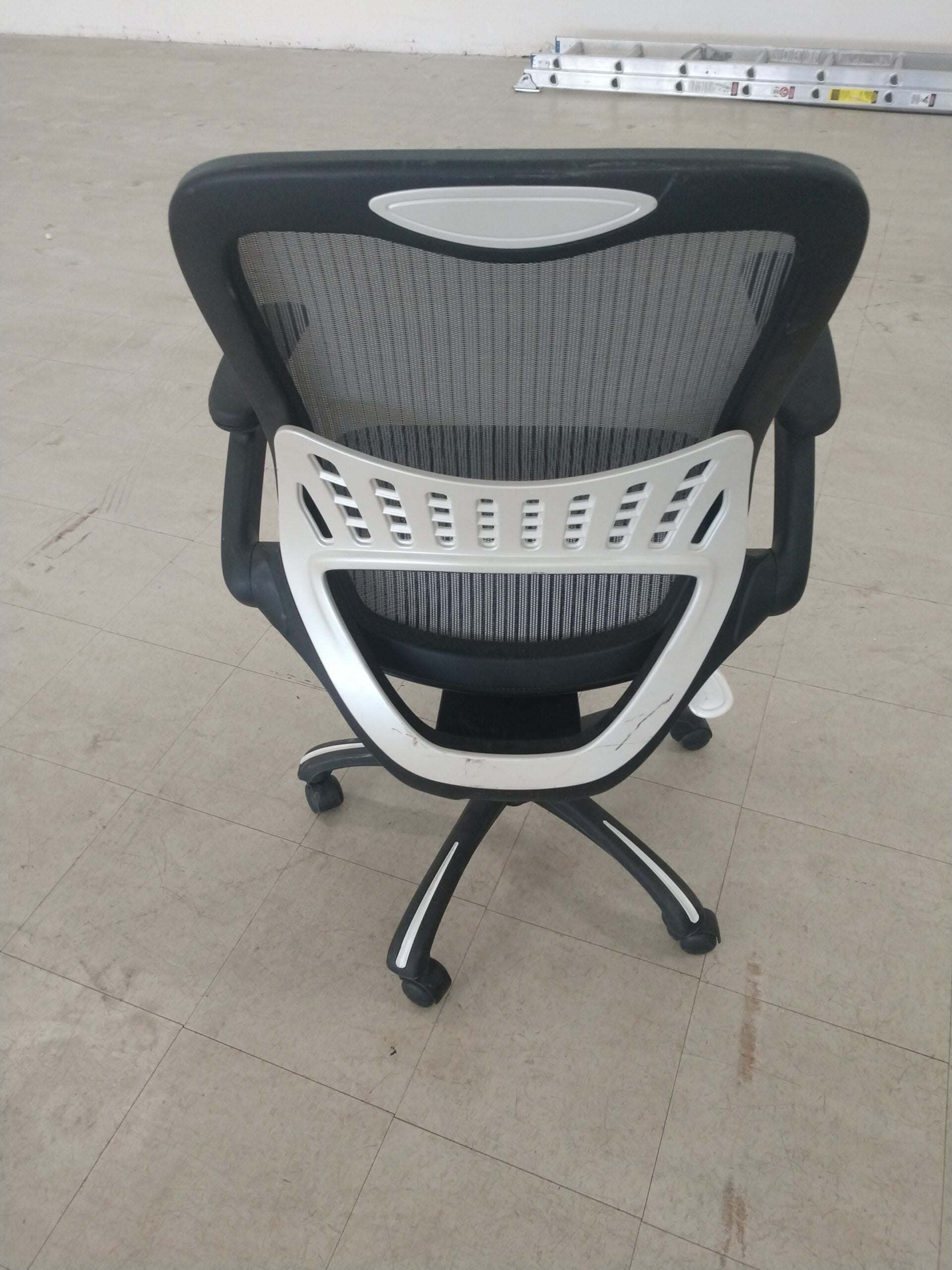 Mars Mesh Back Chair w - Silver Back. Office Furniture located in Mission Viejo, Orange County, CA 33.619850, -177.680500