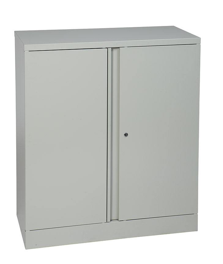 Small Metal Storage Cabinet. Office Furniture located in Mission Viejo, Orange County, CA 33.619850, -177.680500